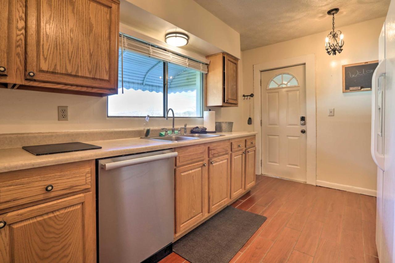 Charming East Bernstadt Retreat Less Than 6 Acre Farm! エクステリア 写真